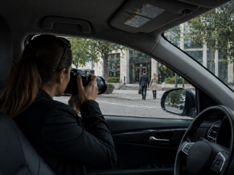 Female-Private-Investigator